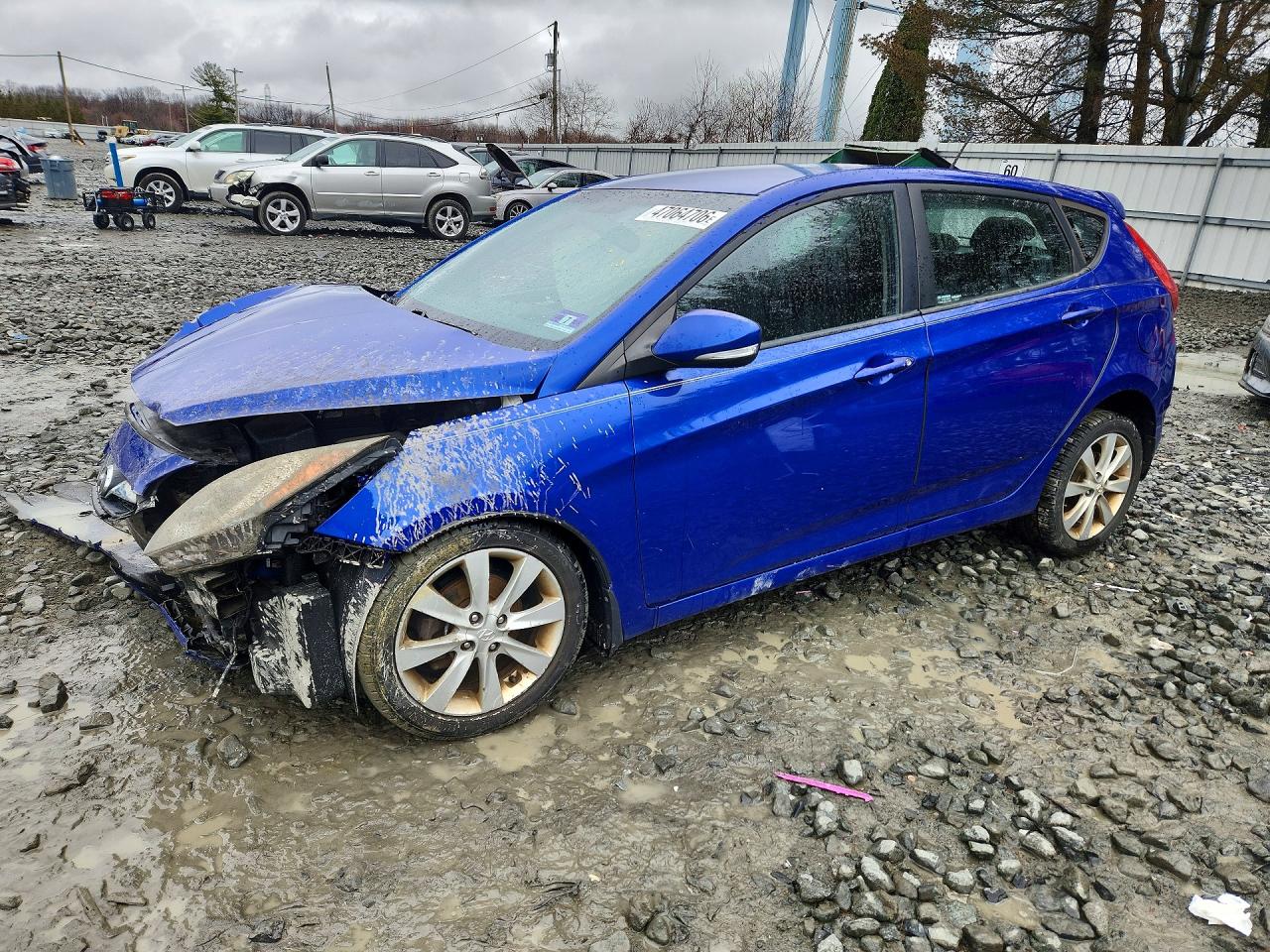 Salvage Hyundai ACCENT Image