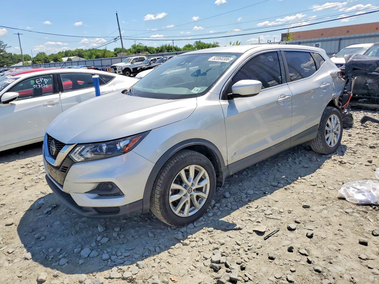 Salvage Nissan Rogue Image