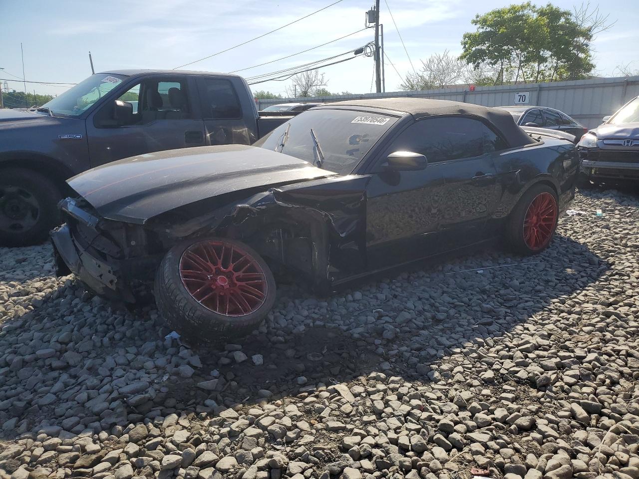 Salvage Ford Mustang Image