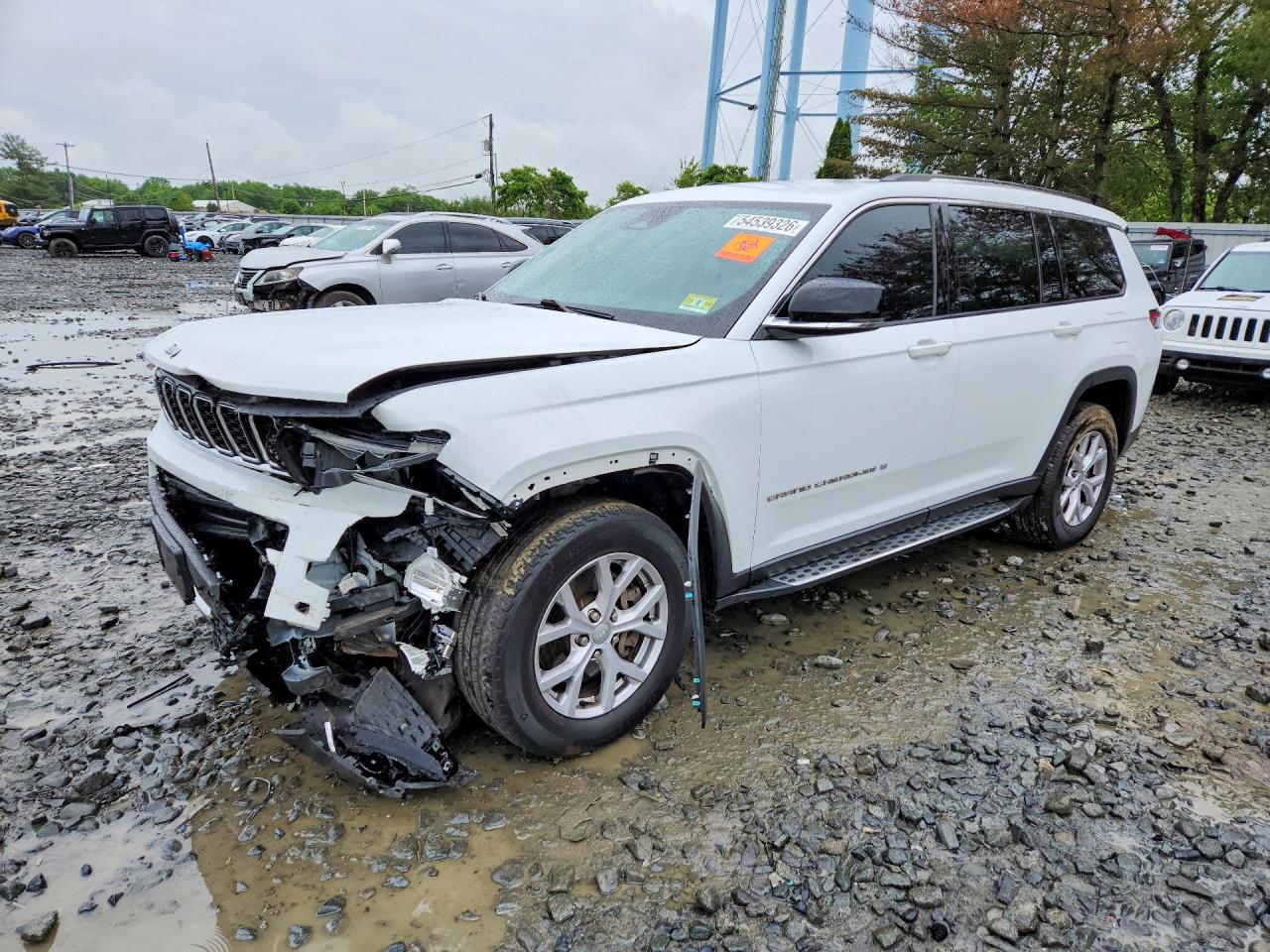 Salvage Jeep Cherokee Image