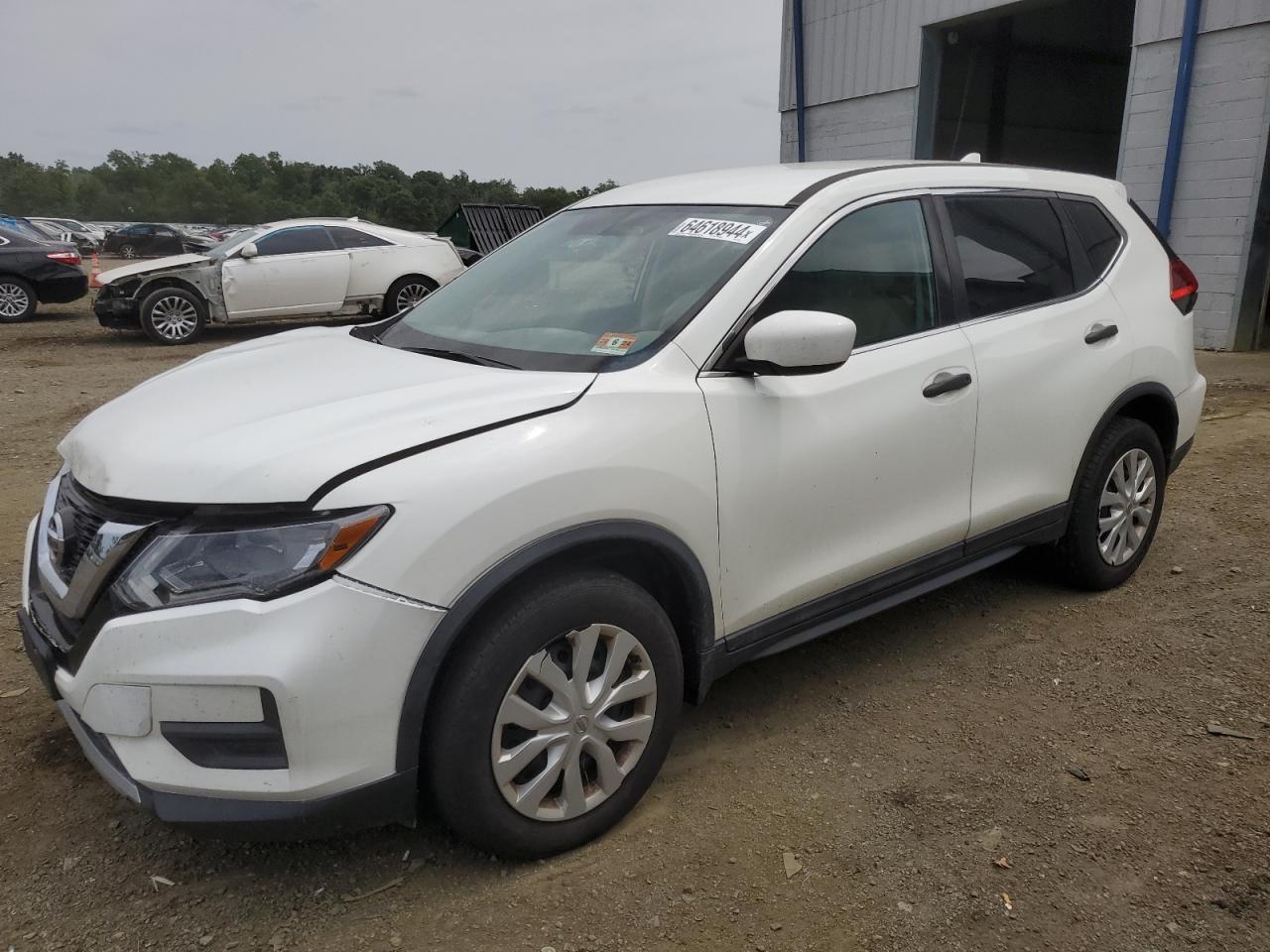 Salvage Nissan Rogue Image