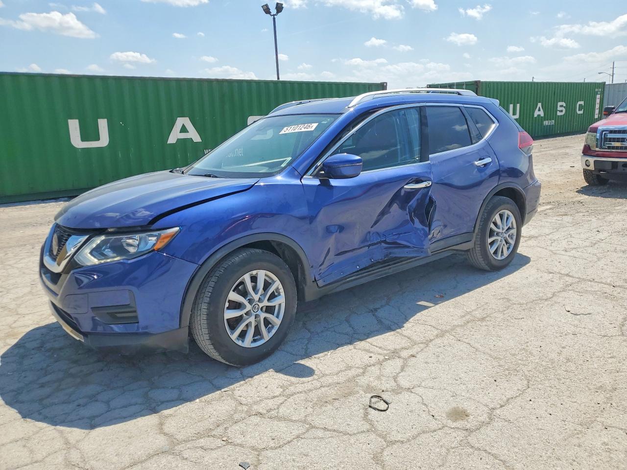 Salvage Nissan Rogue Image