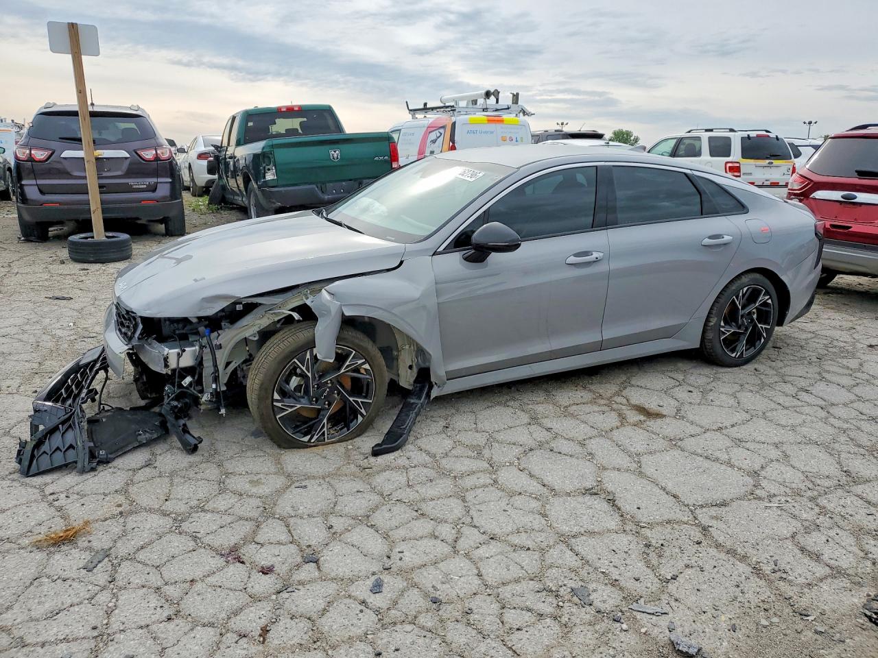 Salvage Kia K5 Image