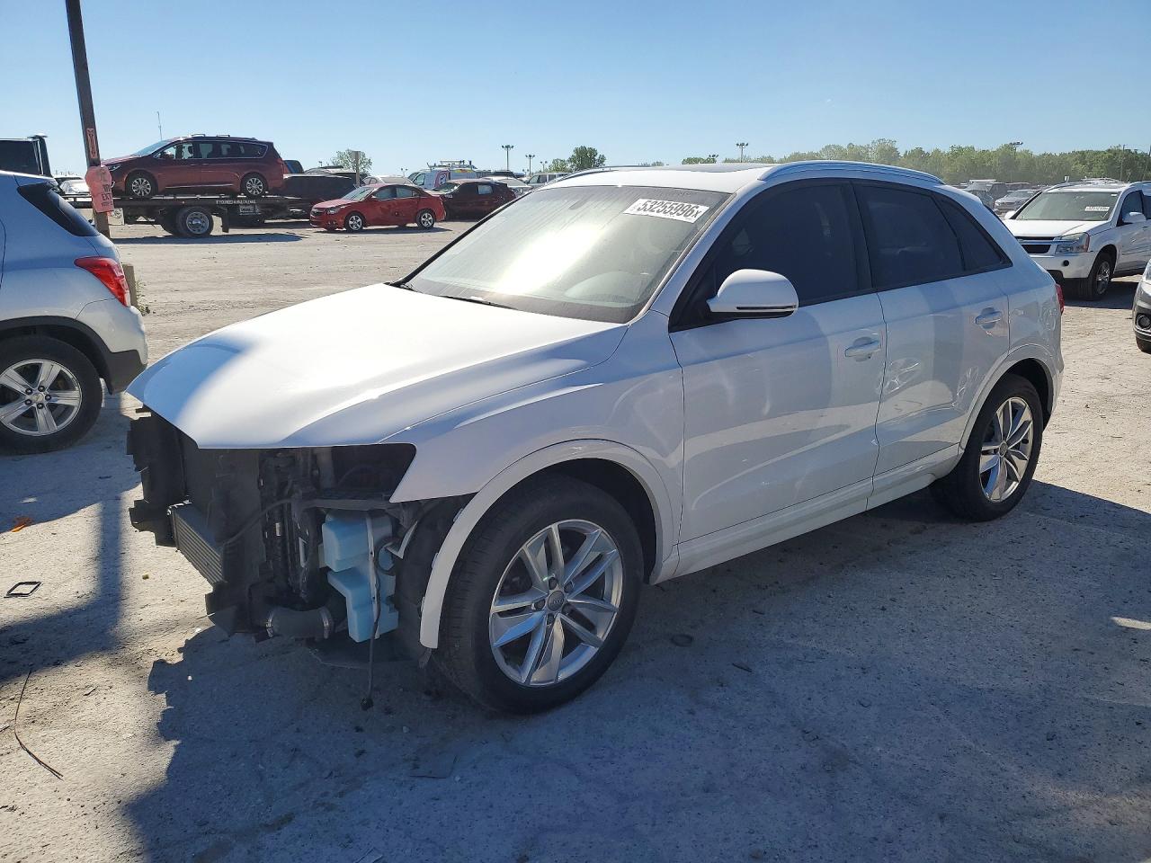 Salvage Audi Q3 Image