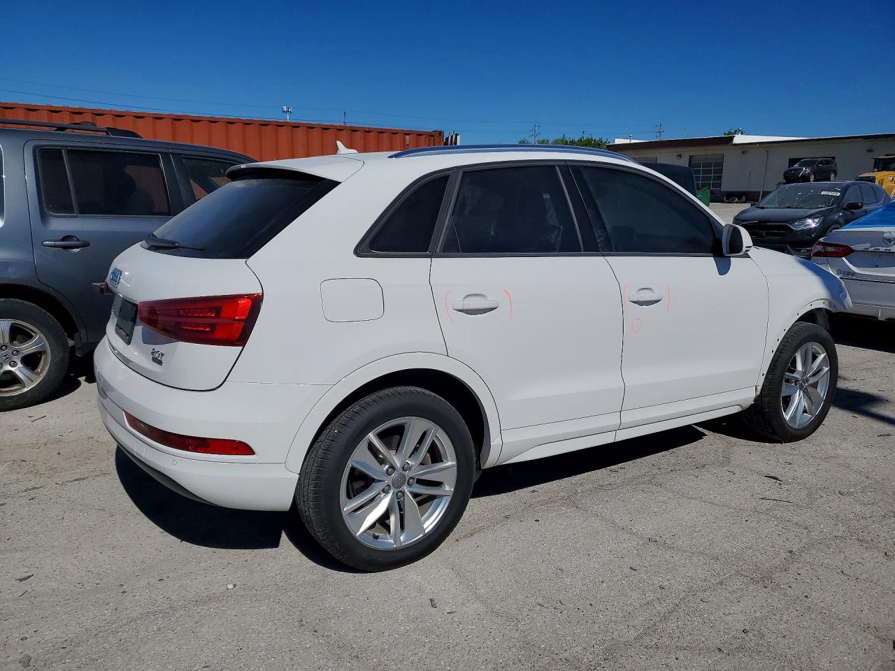 Audi Q3 Premium