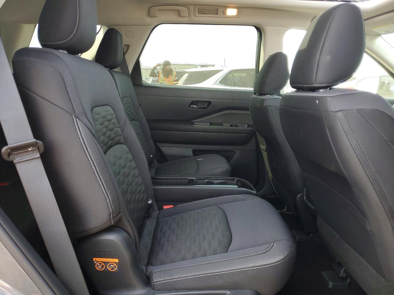 Nissan Pathfinder Sv