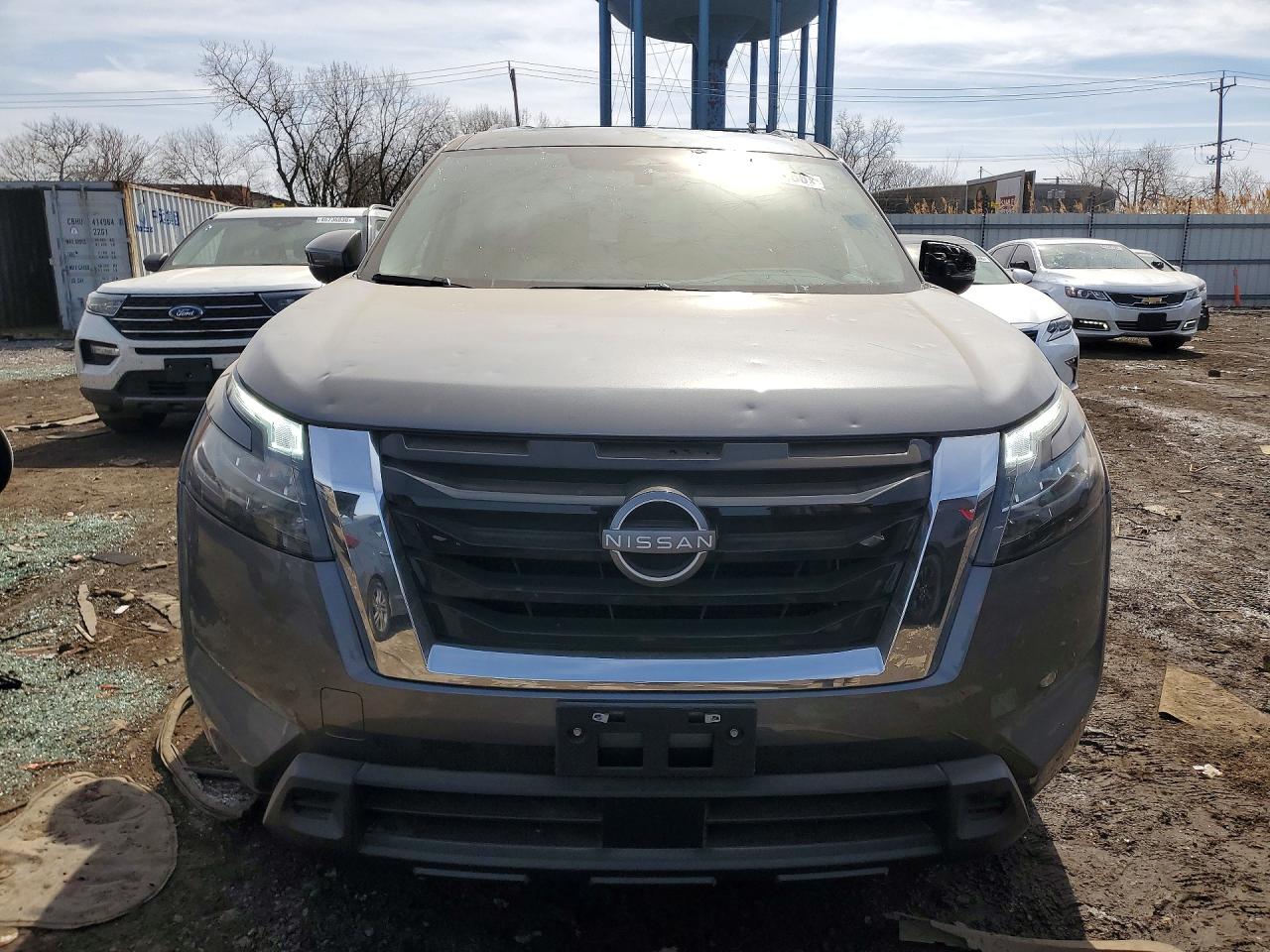 Nissan Pathfinder Sv