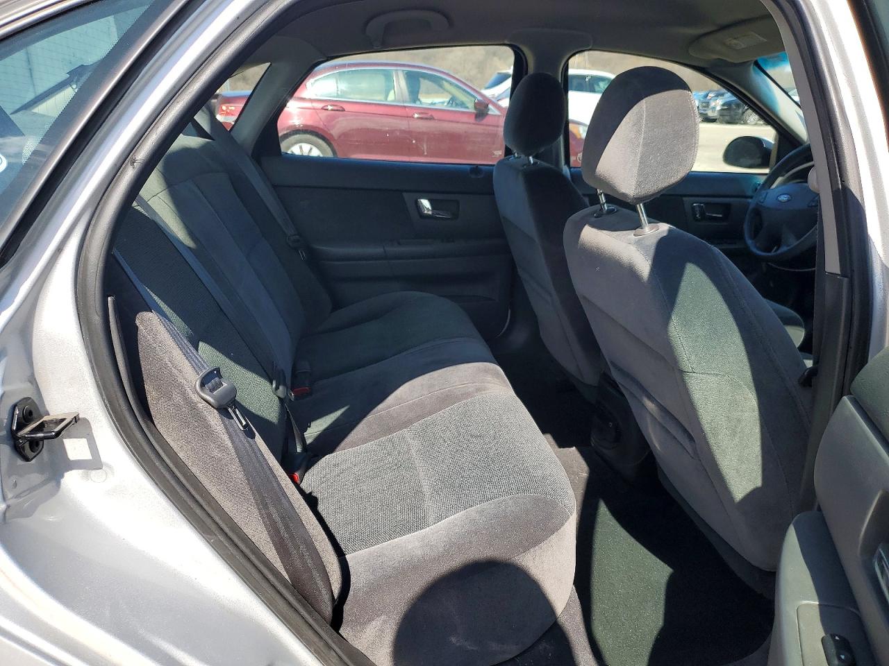 Ford Taurus Se