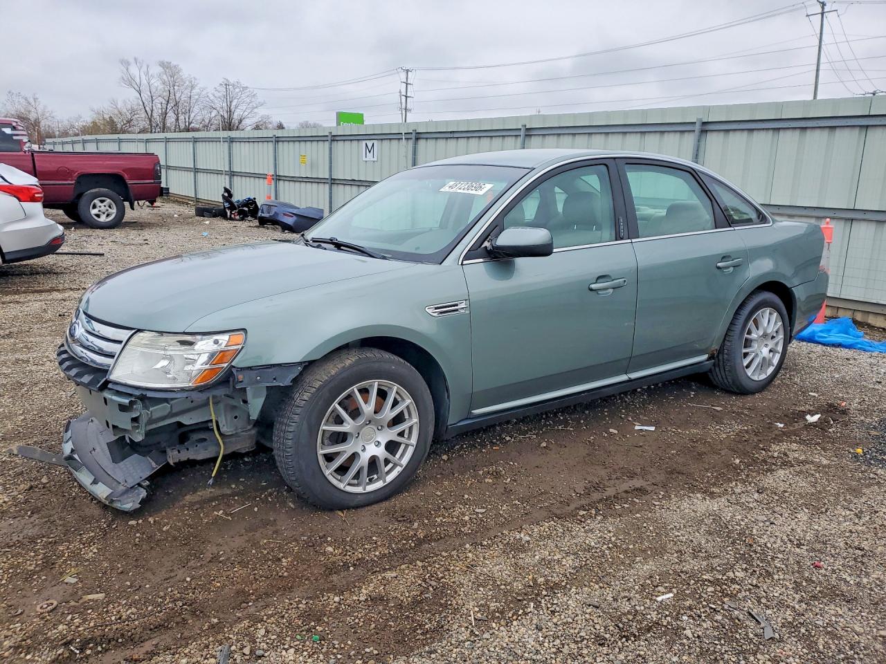 Salvage Ford Taurus Image