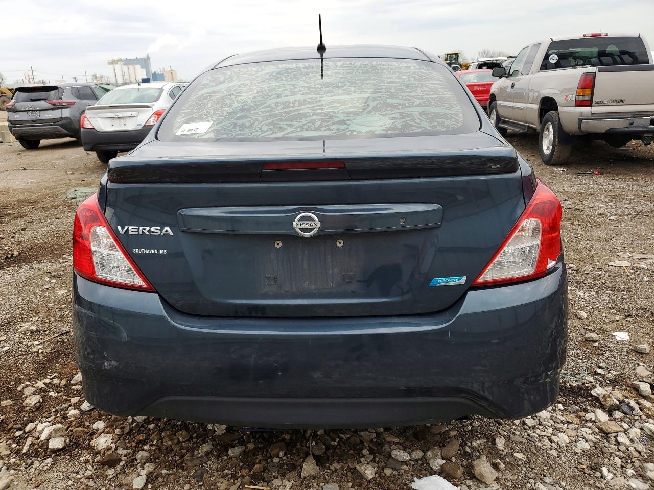 Nissan Versa 1.6 S Plus