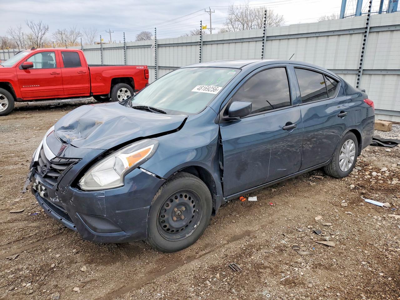 Salvage Nissan Versa Image