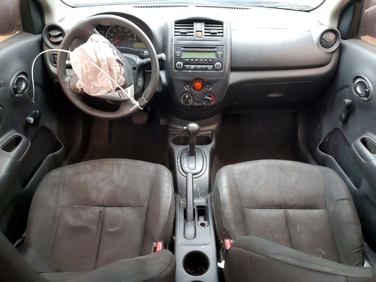 Nissan Versa 1.6 S Plus