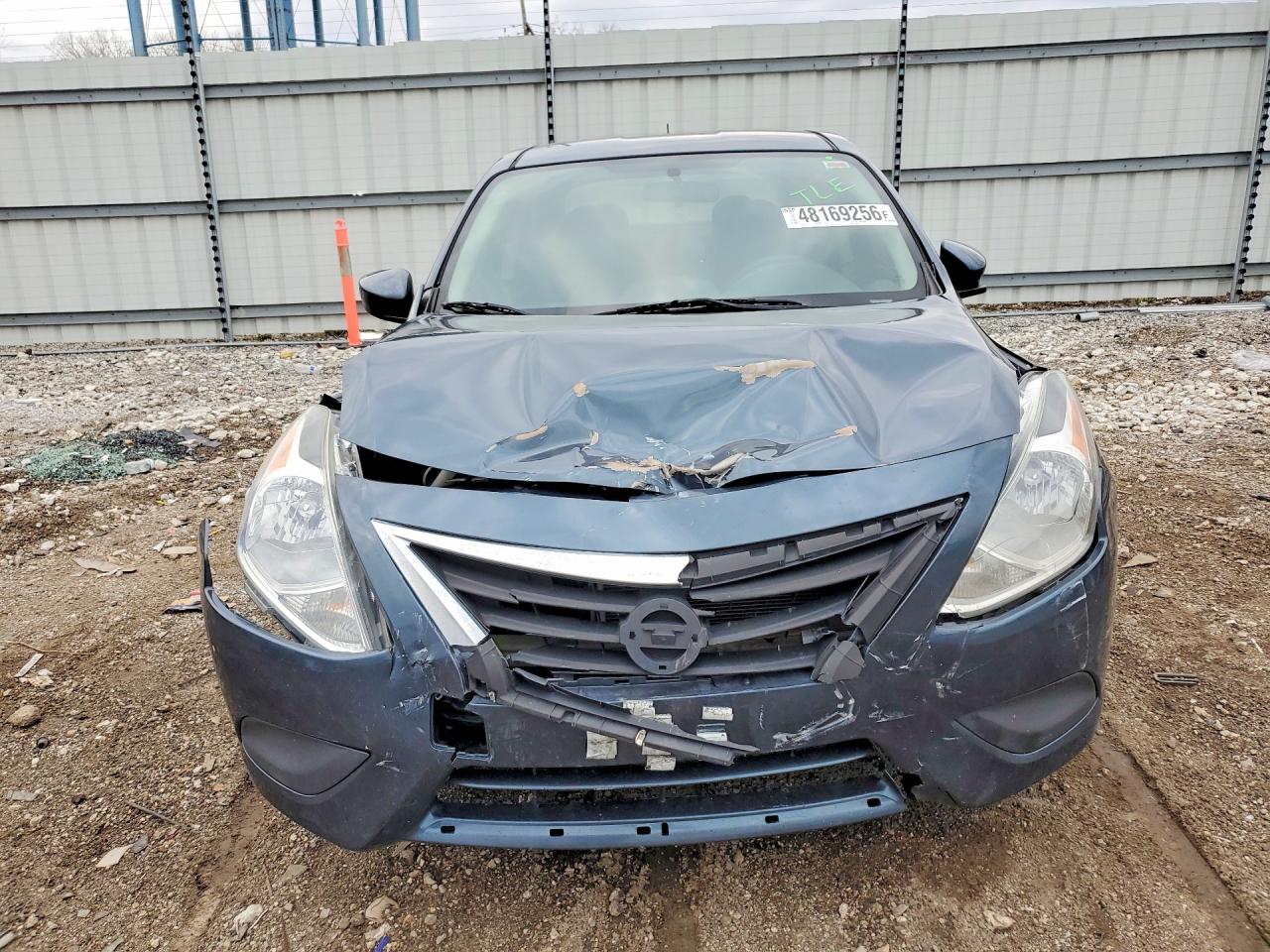 Nissan Versa 1.6 S Plus