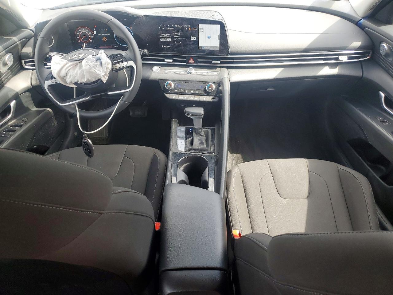 Hyundai ELANTRA Sel