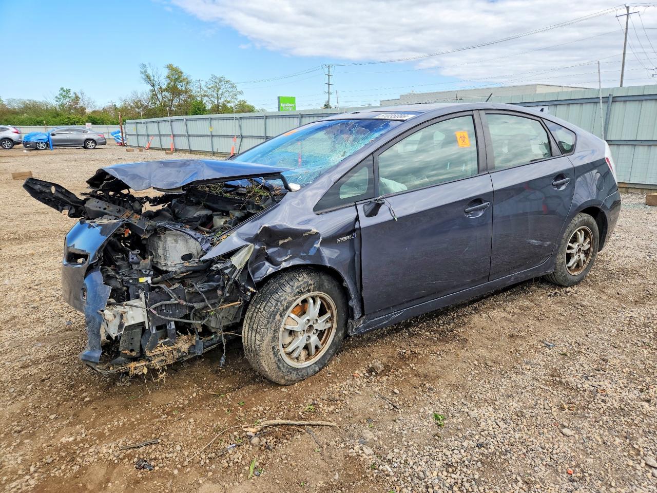 Salvage Toyota Prius Image