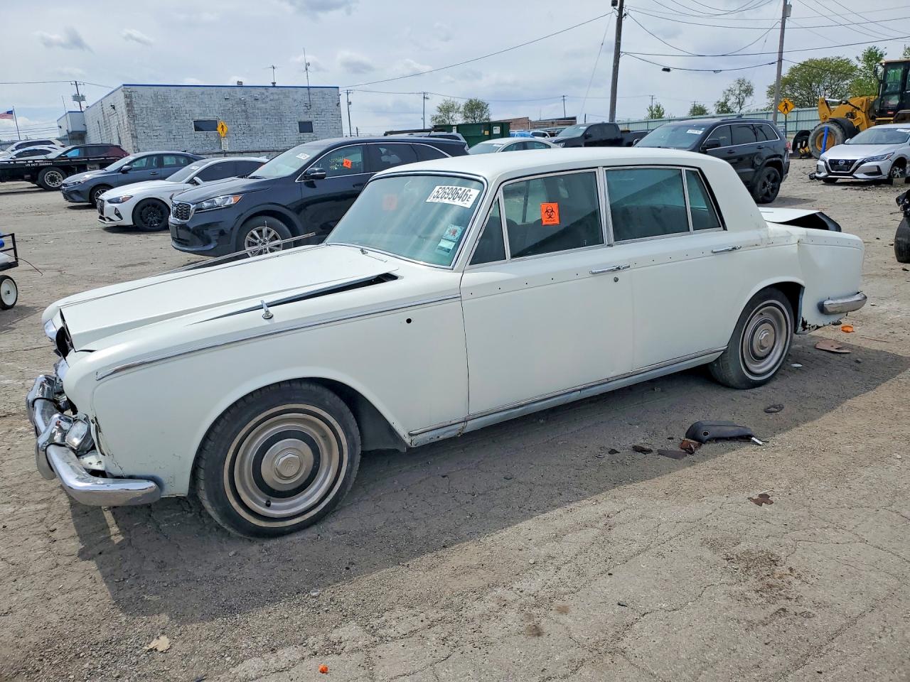 Salvage Rolls-Royce Silver Shado Image