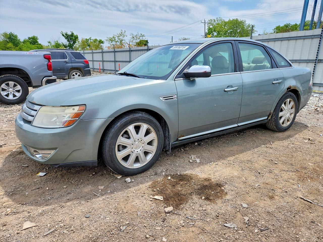 Salvage Ford Taurus Image