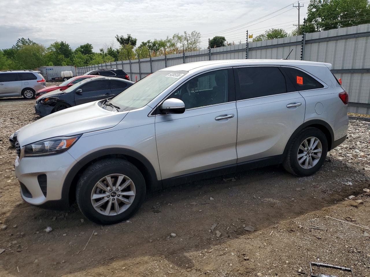 Salvage Kia Sorento Image