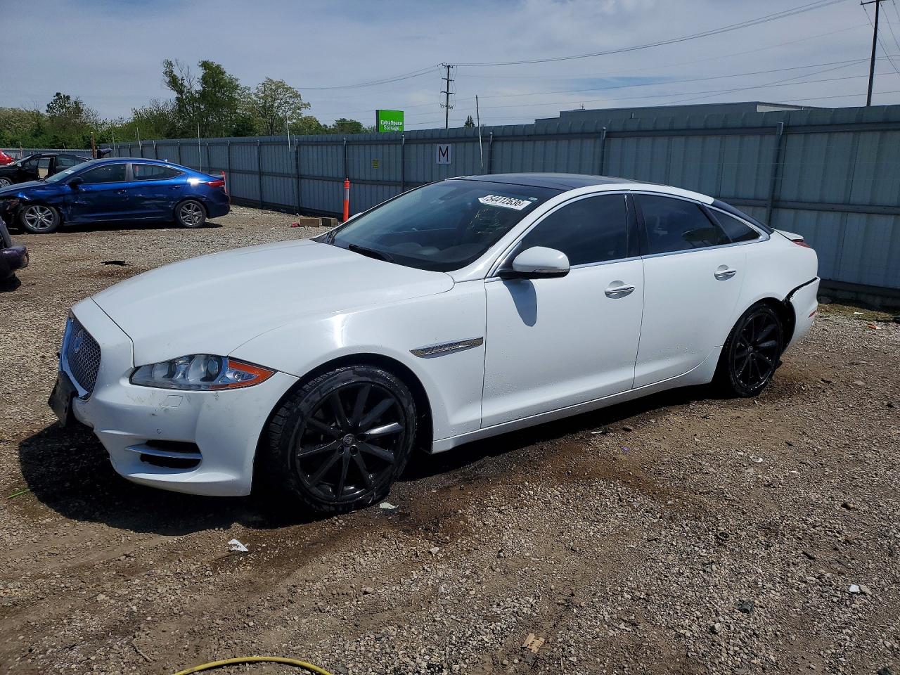 Salvage Jaguar XJ Image