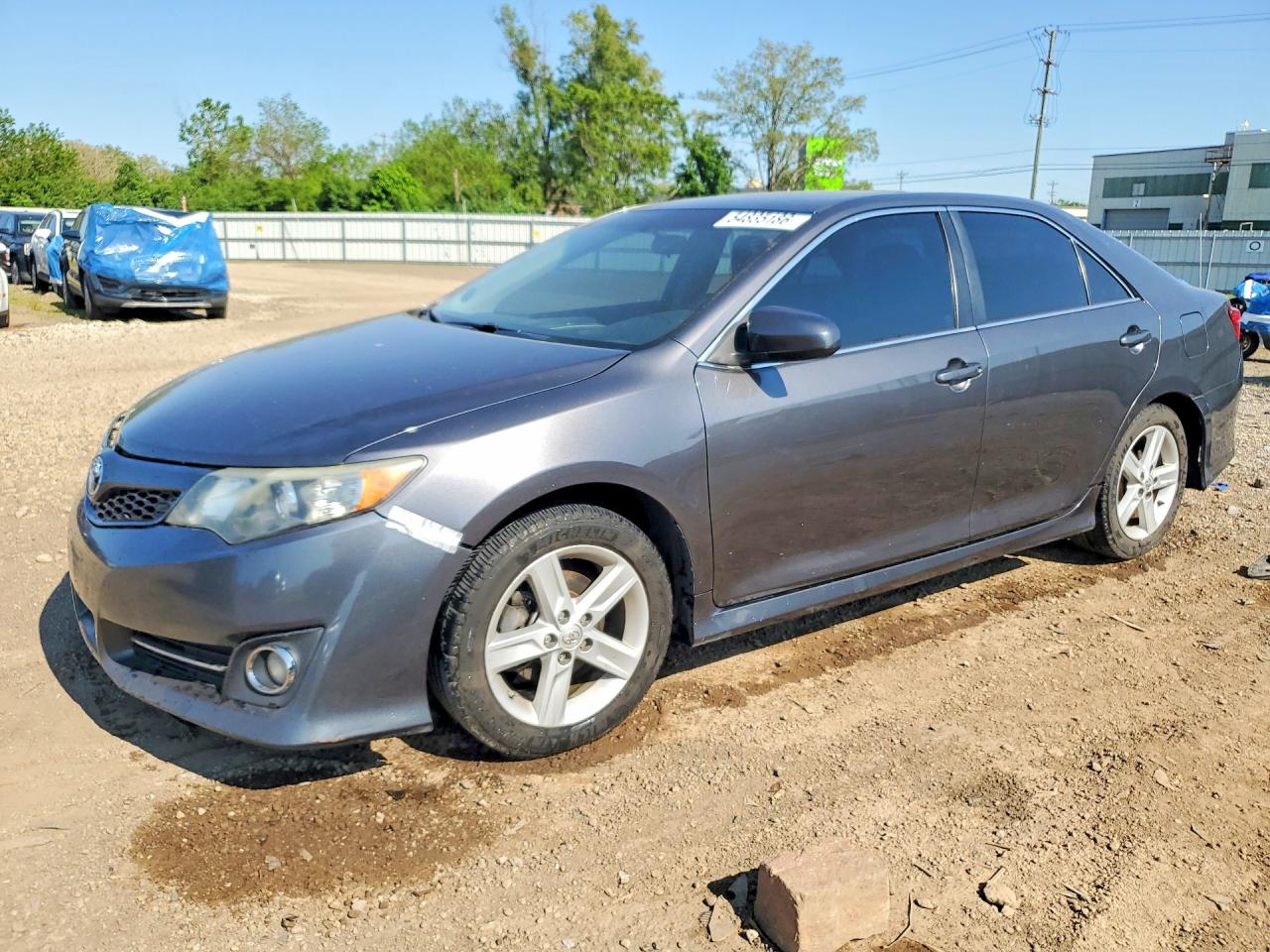 Salvage Toyota Camry Image