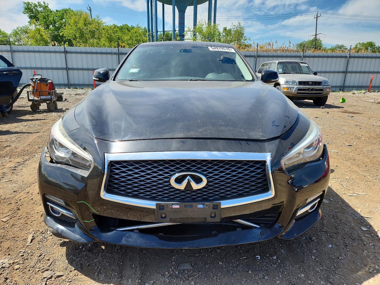 INFINITI Q50 Premium