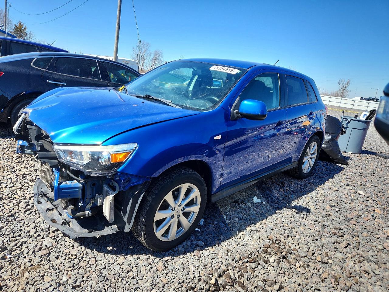 Salvage Mitsubishi Outlander Image