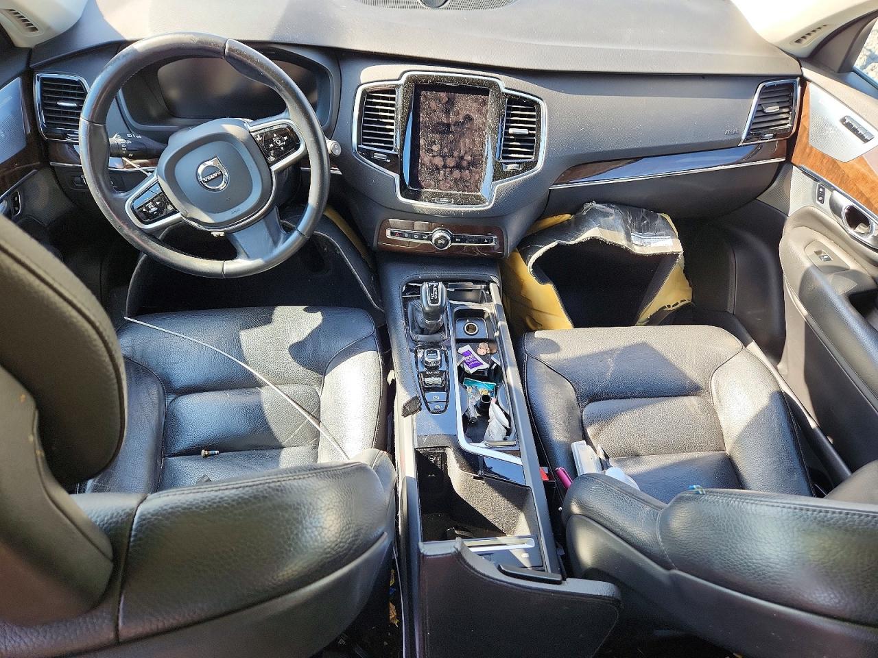 Volvo XC90 T6