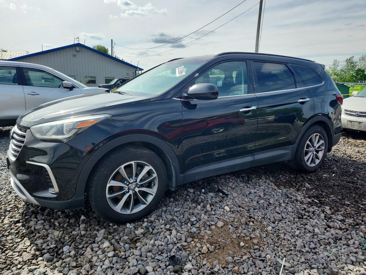 Salvage Hyundai SANTA FE Image