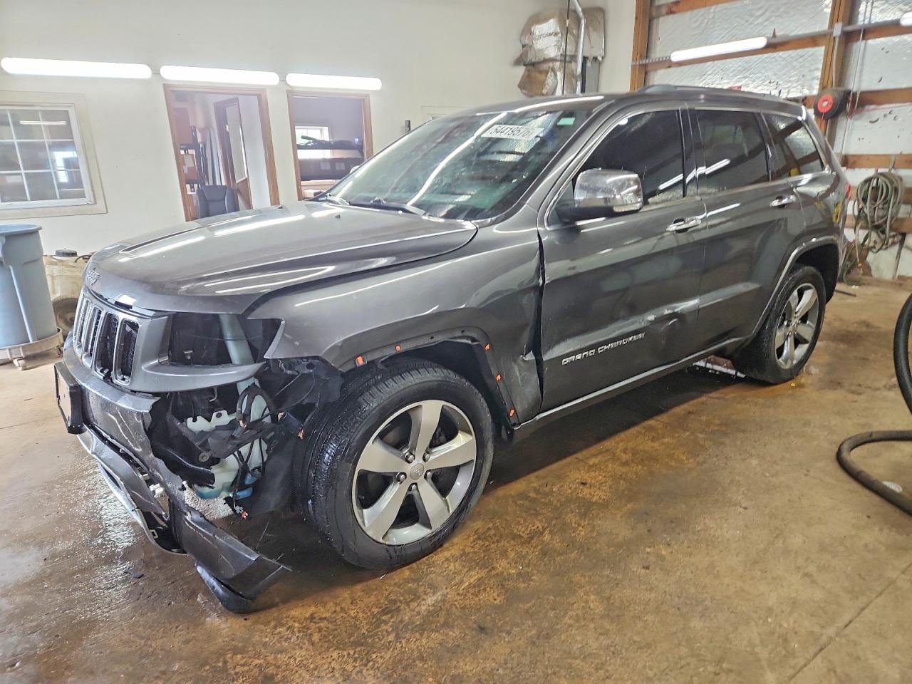 Salvage Jeep Cherokee Image