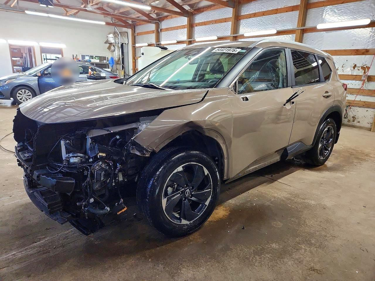 Salvage Nissan Rogue Image