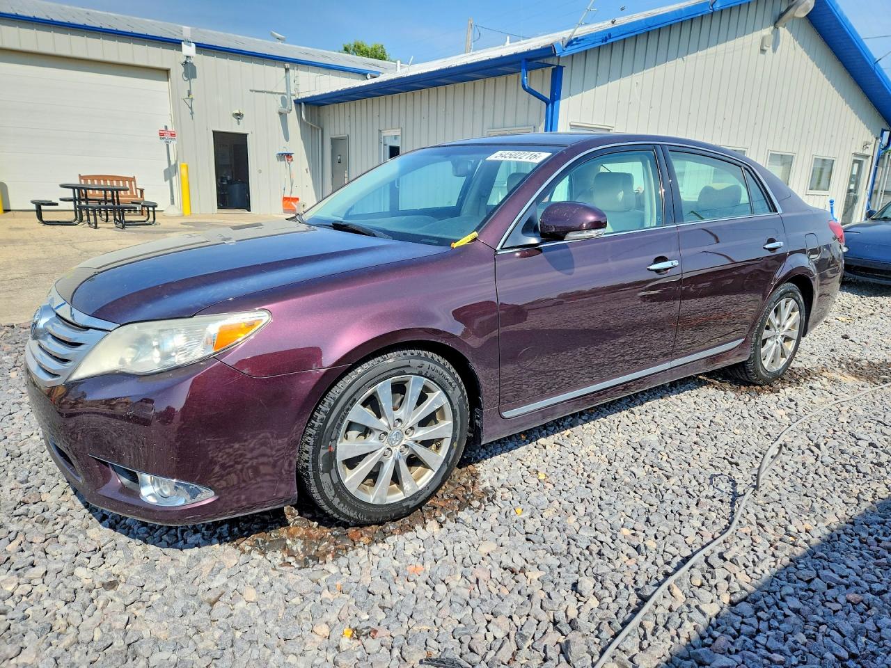 Salvage Toyota Avalon Image