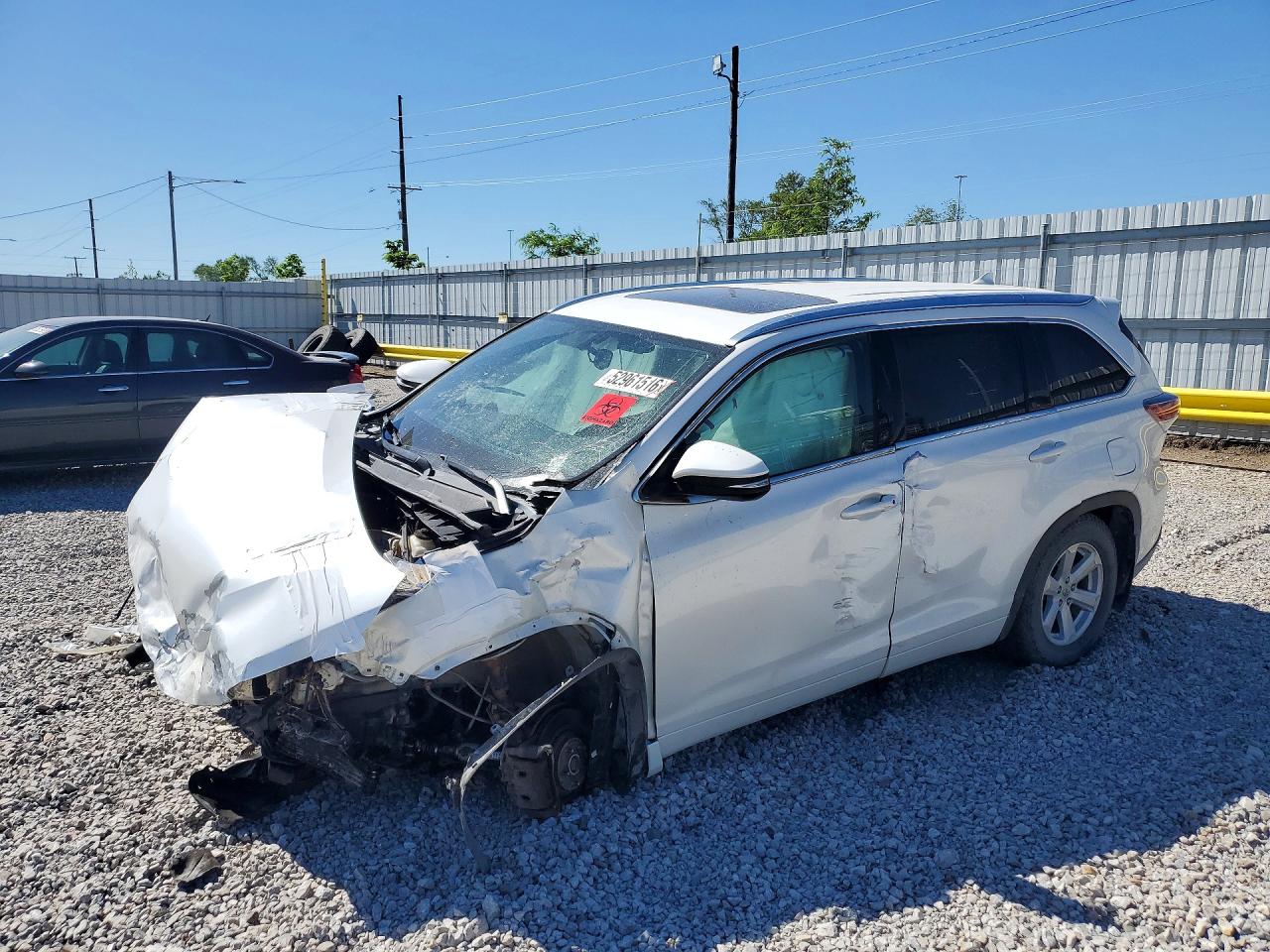 Salvage Toyota Highlander Image