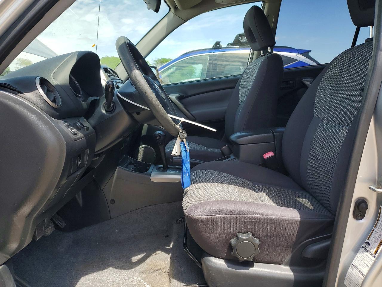 Toyota RAV4 Base