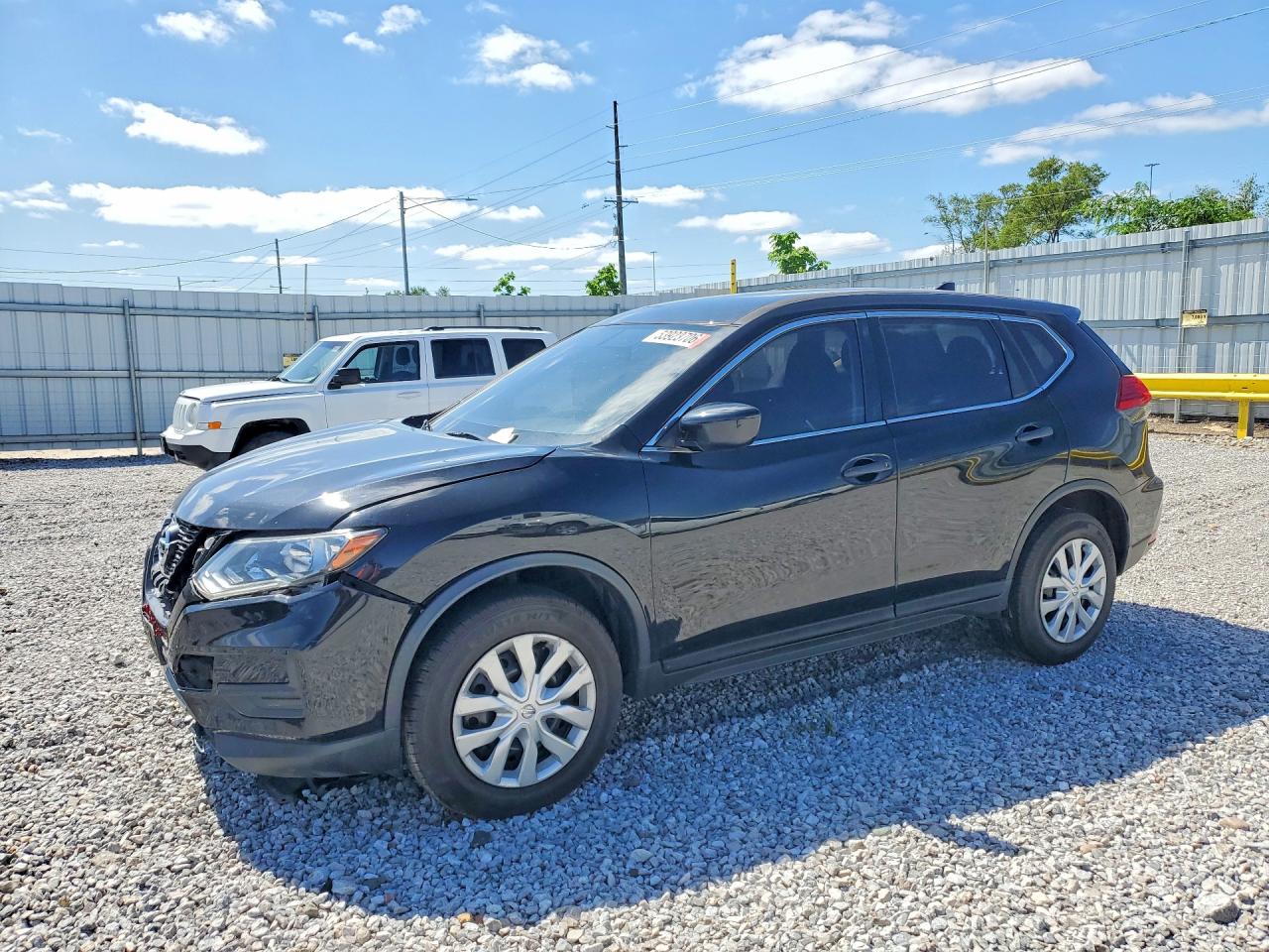 Salvage Nissan Rogue Image