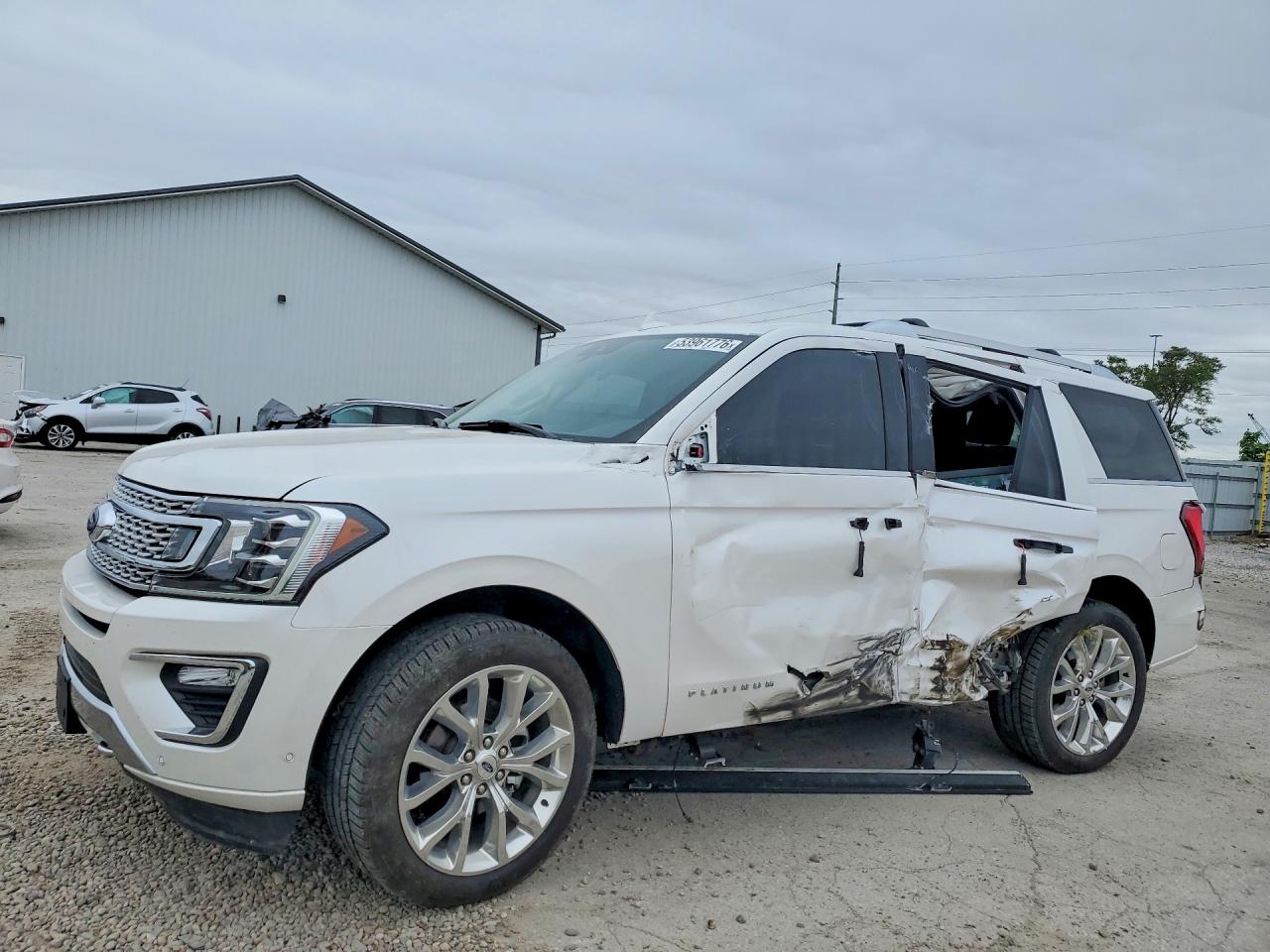 Salvage Ford Expedition Image