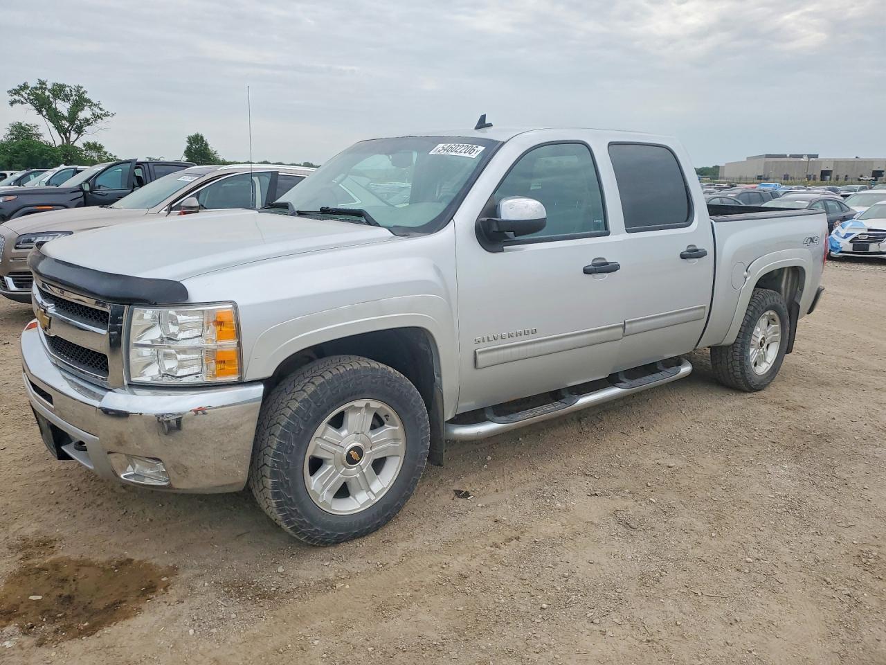 Salvage Chevrolet Silverado Image