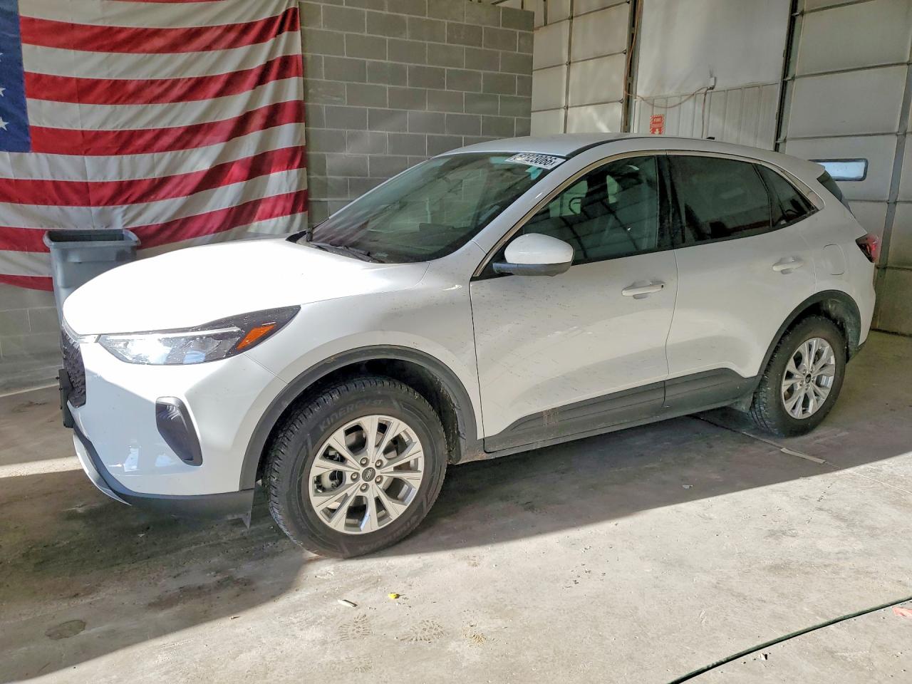 Salvage Ford Escape Image