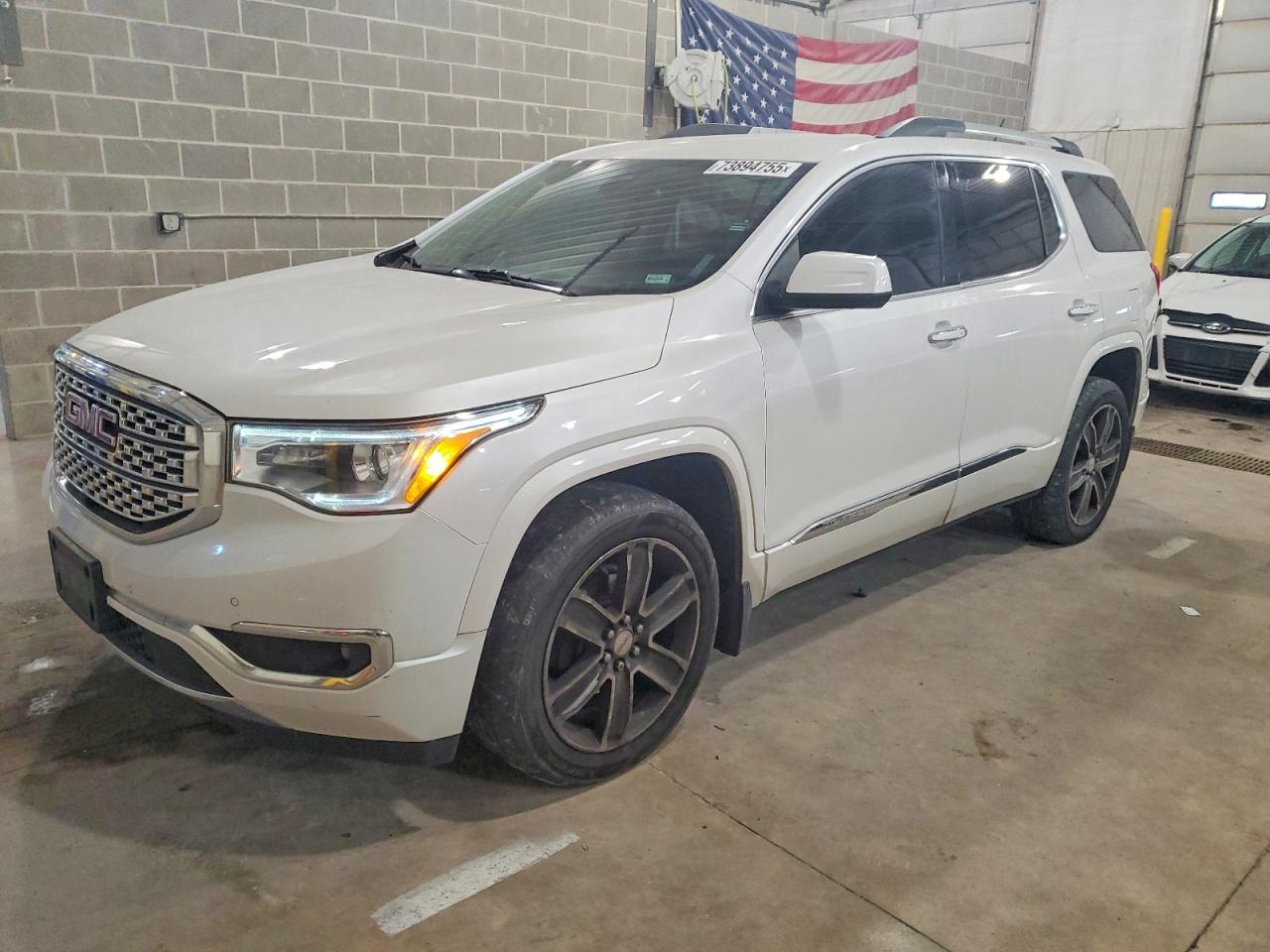 Salvage GMC Acadia Image