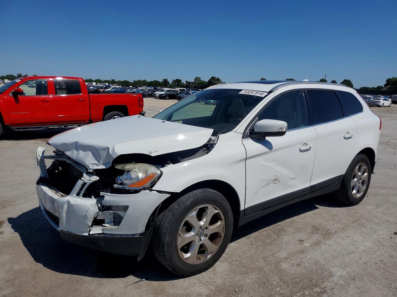 Salvage Volvo XC60 Image