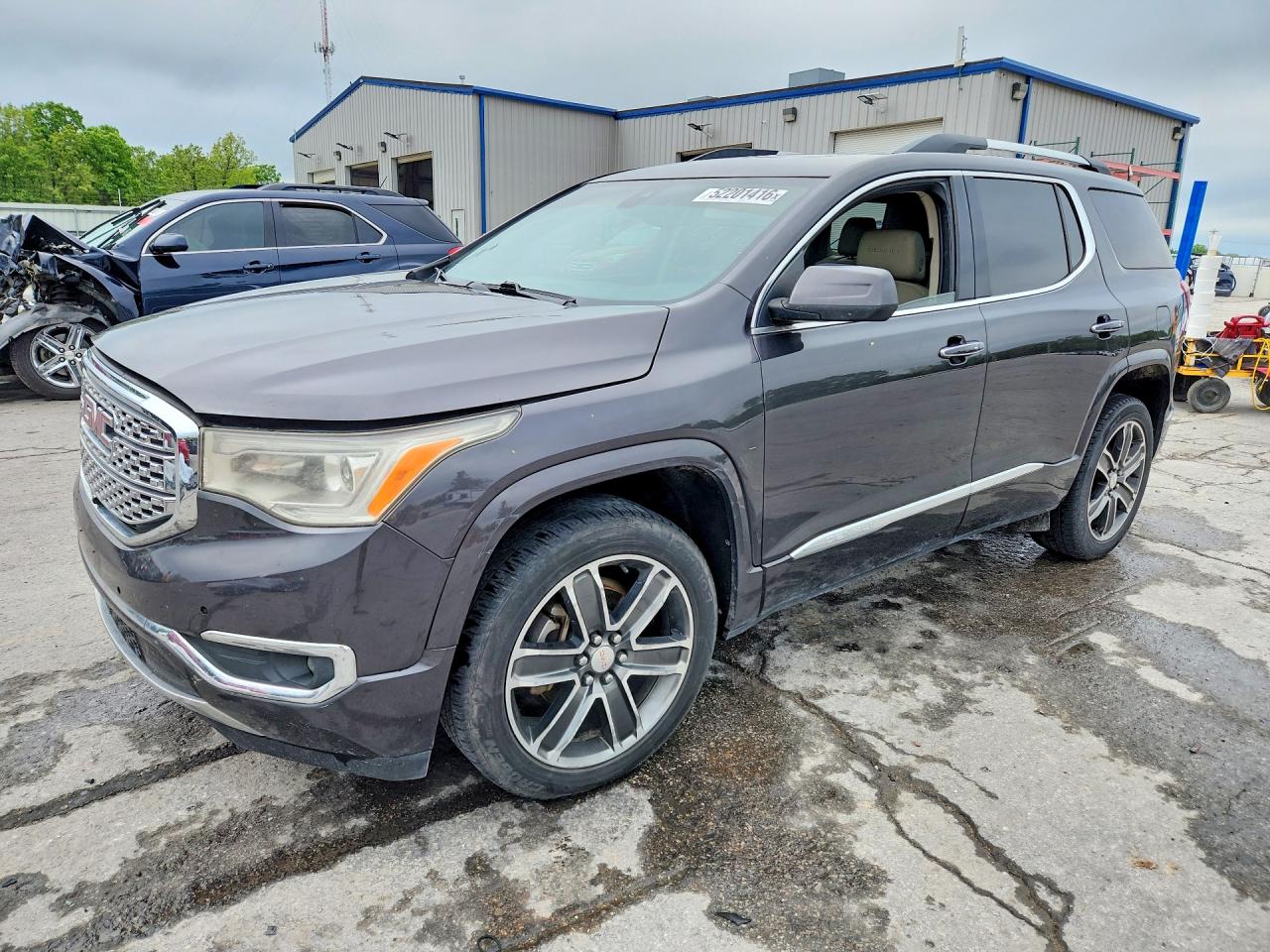 Salvage GMC Acadia Image