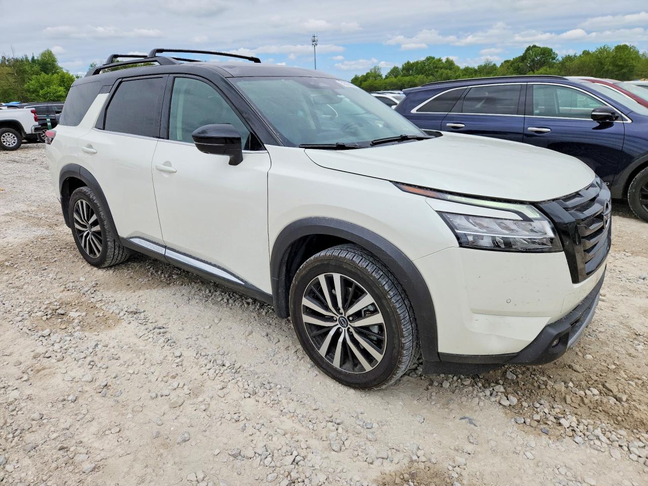 Nissan Pathfinder Platinum