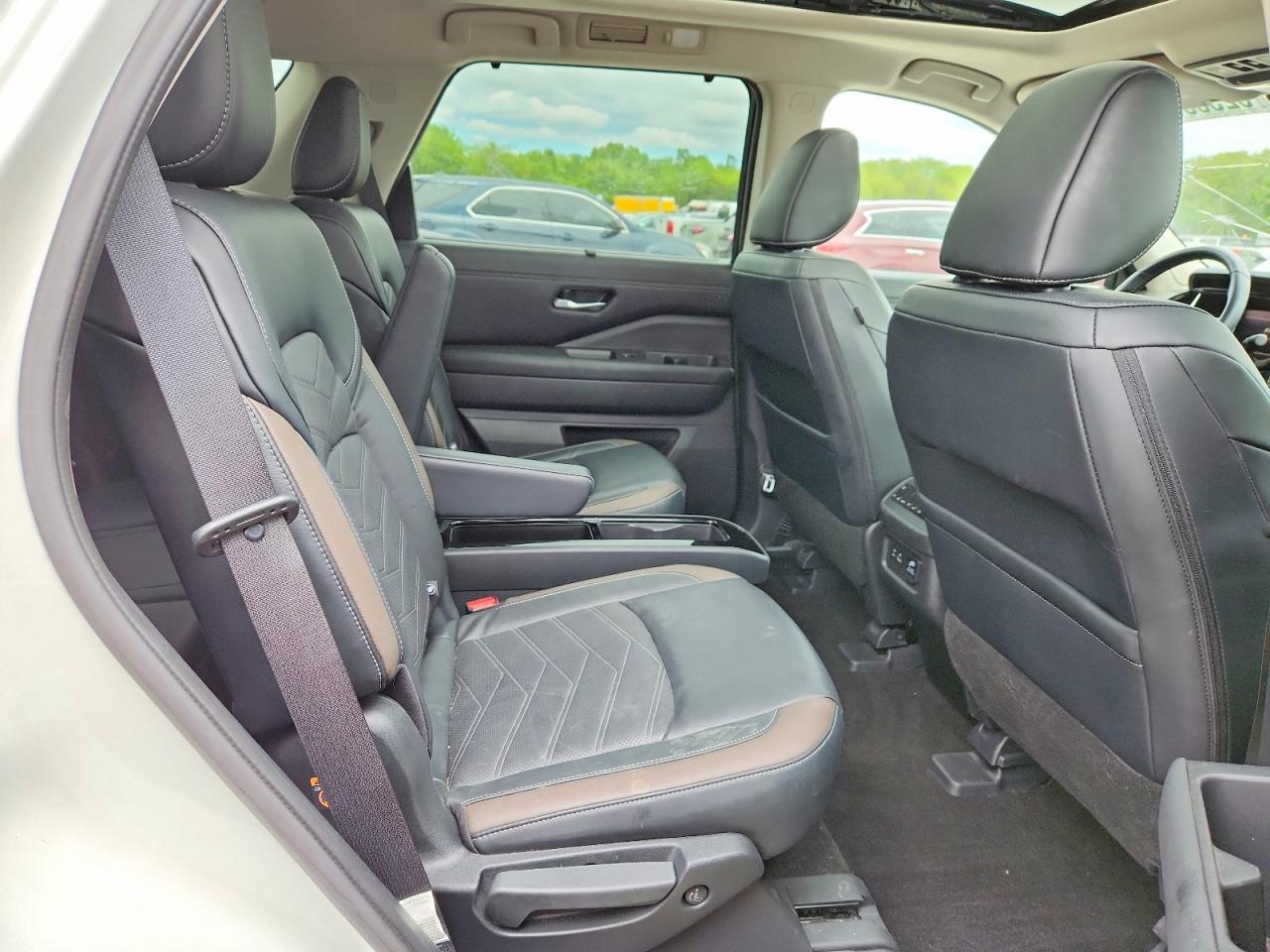 Nissan Pathfinder Platinum