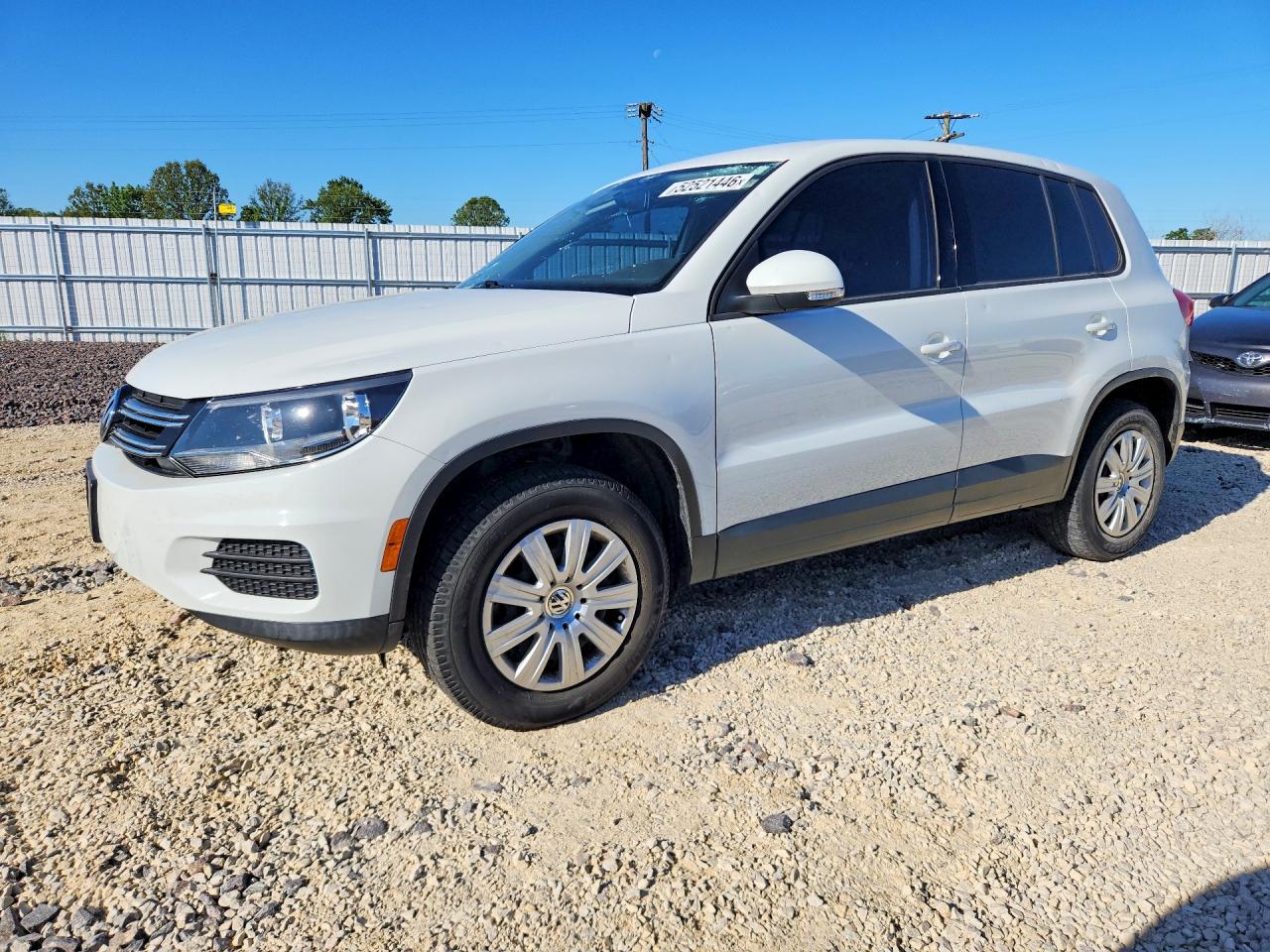 Salvage Volkswagen Tiguan Image