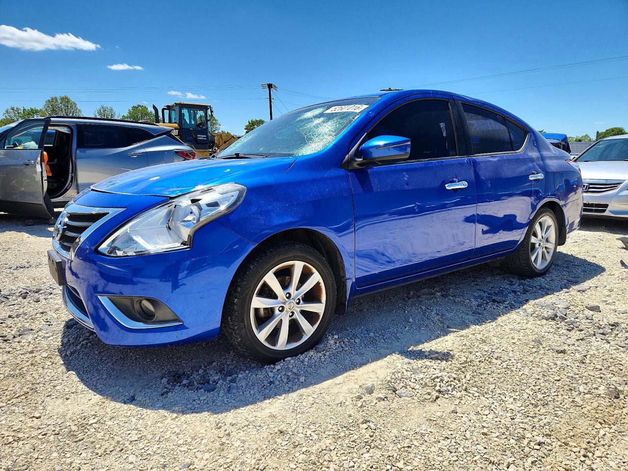 Salvage Nissan Versa Image