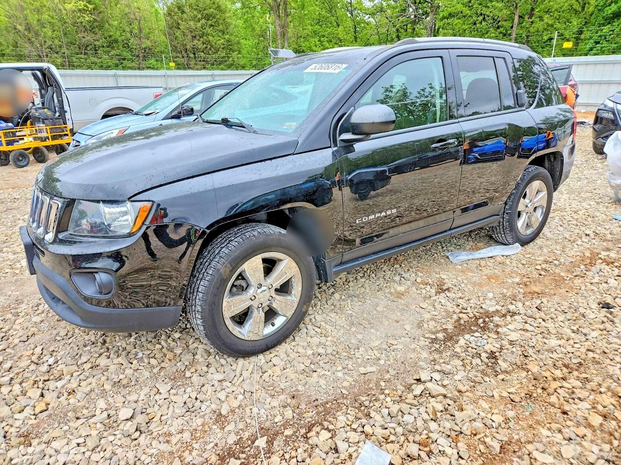 Salvage Jeep Compass Image
