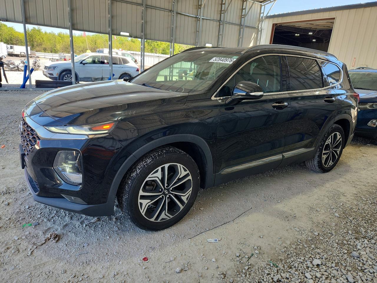 Salvage Hyundai SANTA FE Image