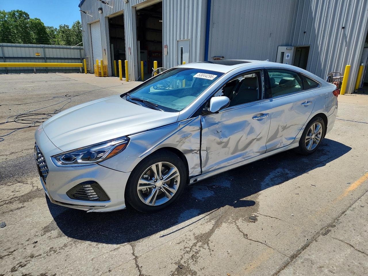 Salvage Hyundai SONATA Image