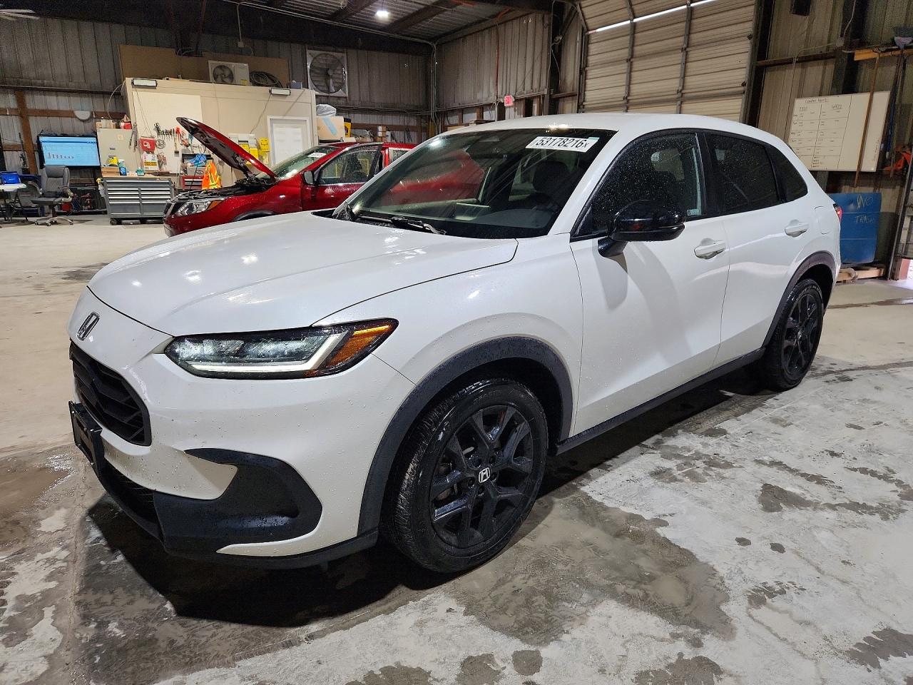 Salvage Honda HR-V Image