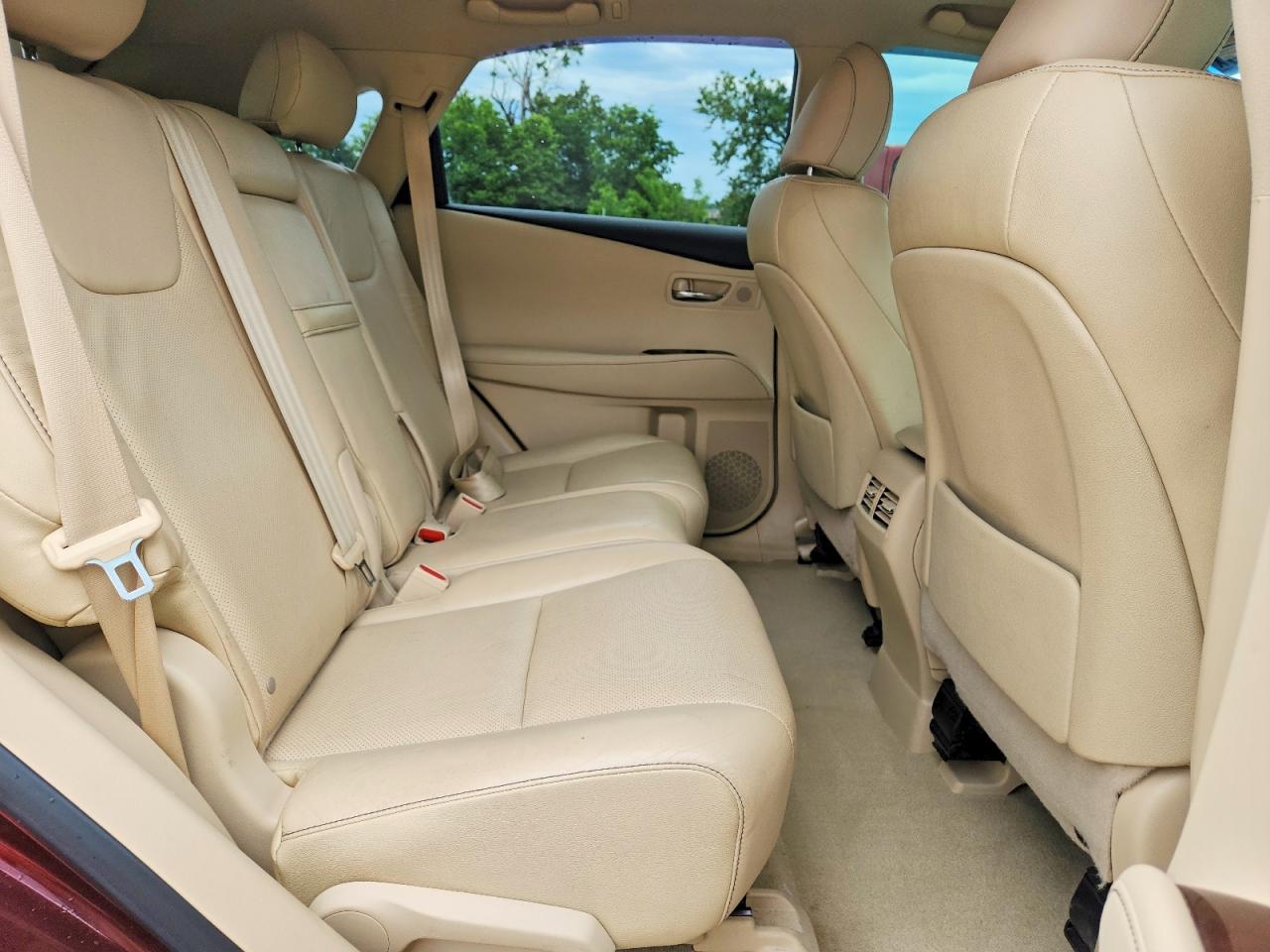 Lexus RX Base