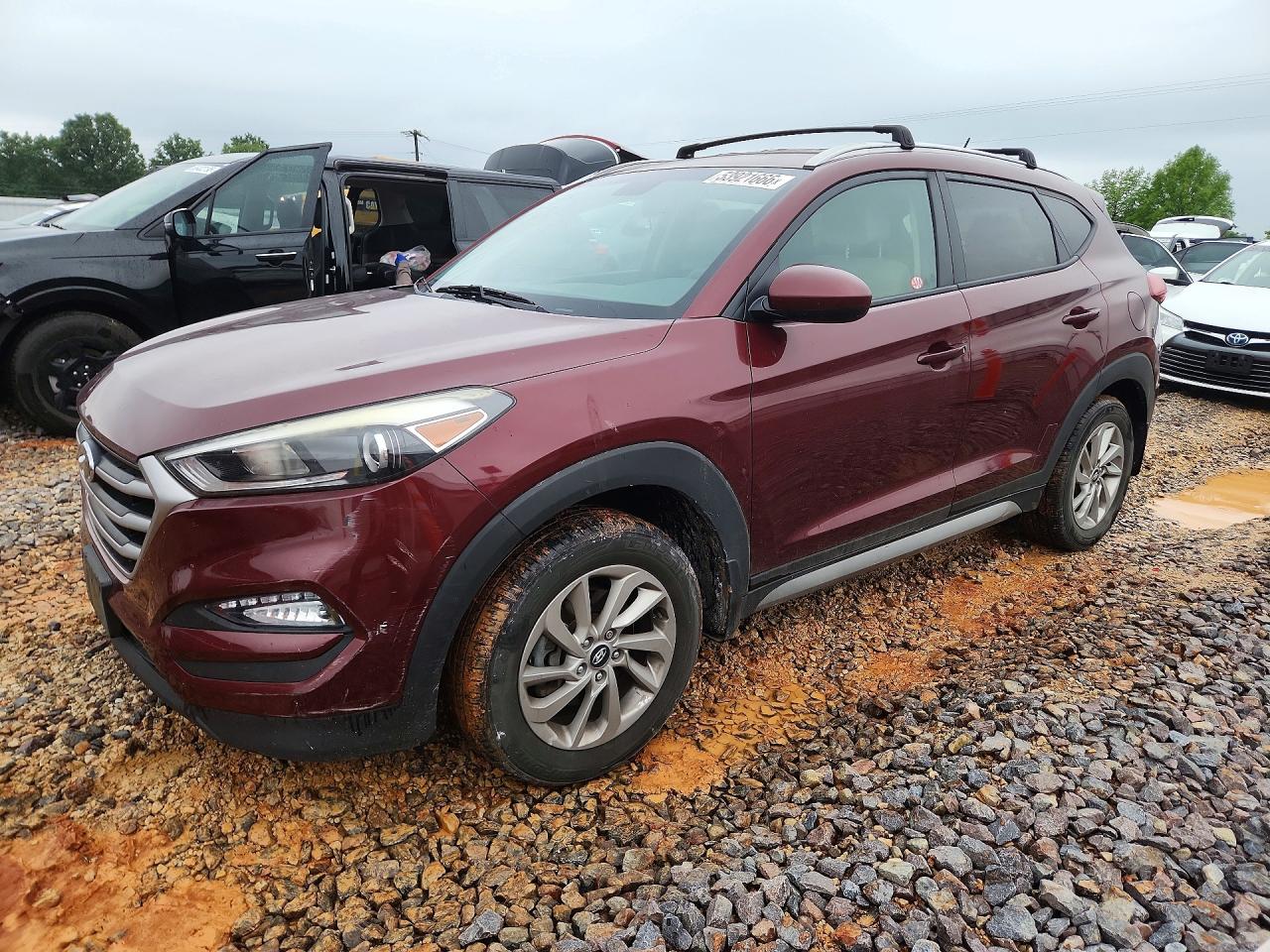 Salvage Hyundai TUCSON Image